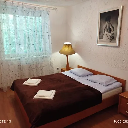 Z Dwiema Sypialniami I Aneksem Kuchennym Apartment